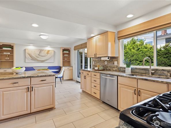 6210 105th Avenue NE, Kirkland WA 98033