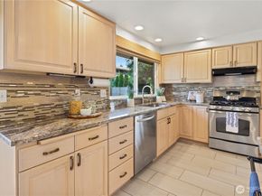 6210 105th Avenue NE, Kirkland WA 98033