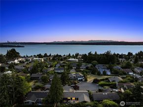6210 105th Avenue NE, Kirkland WA 98033