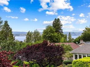 6210 105th Avenue NE, Kirkland WA 98033