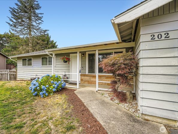 202 Elma Place SE, Renton WA 98059