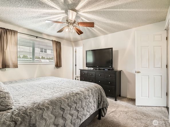 202 Elma Place SE, Renton WA 98059
