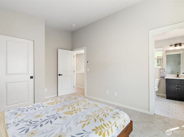 9834 11th Avenue SW, Seattle WA 98106