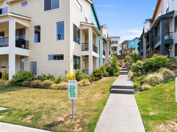 9834 11th Avenue SW, Seattle WA 98106