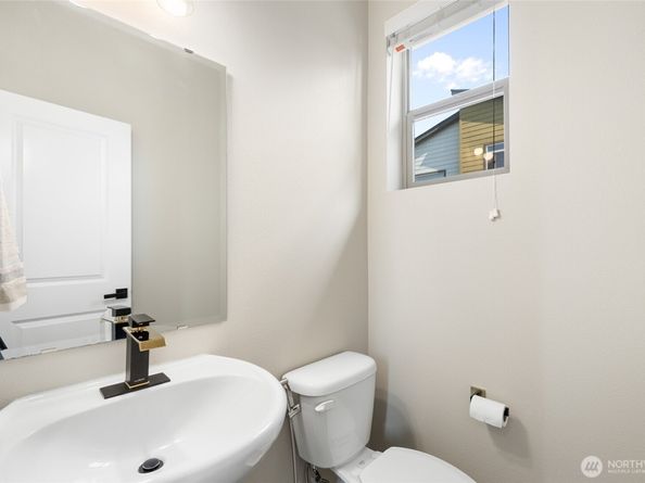9834 11th Avenue SW, Seattle WA 98106