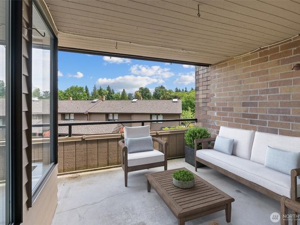 10751 Glen Acres Drive S, Seattle WA 98168