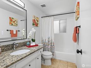 812 NE 175th Street, Shoreline WA 98155