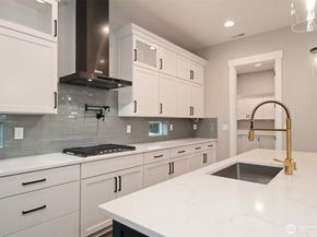 7559 S 130th Place, Seattle WA 98178