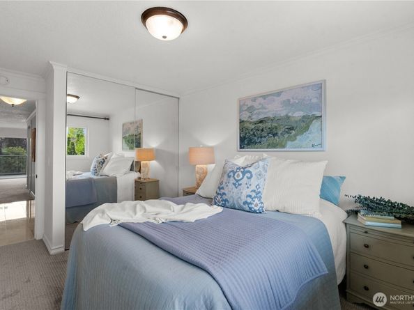 2501 Canterbury Lane E 203, Seattle WA 98112