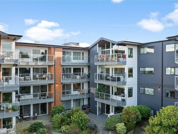 2501 Canterbury Lane E 203, Seattle WA 98112