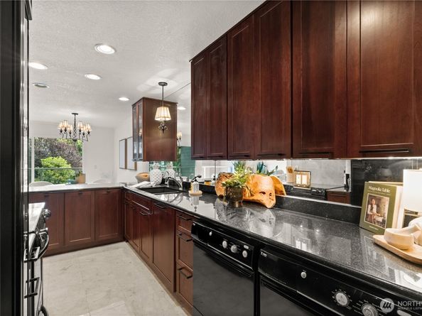 2501 Canterbury Lane E 203, Seattle WA 98112