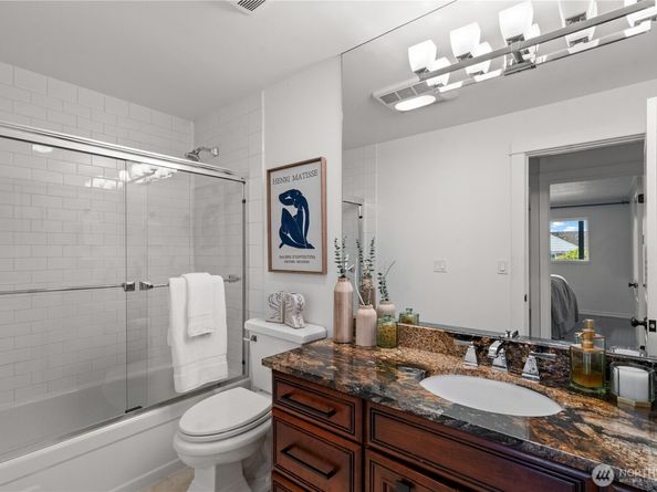 2501 Canterbury Lane E 203, Seattle WA 98112