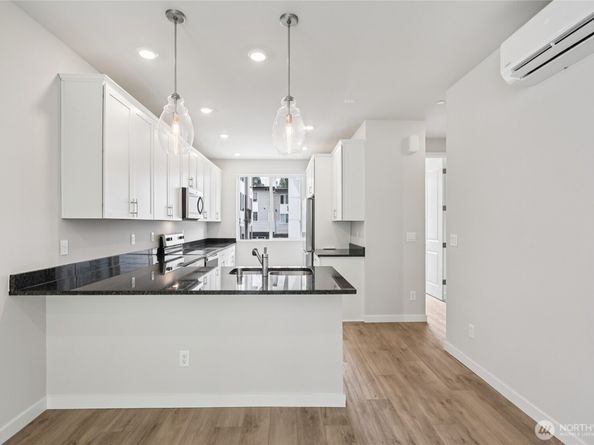 2121 N 148th Street C, Shoreline WA 98133