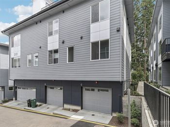 2121 N 148th Street