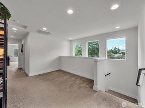 2002 106th Avenue SE, Lake Stevens WA 98258