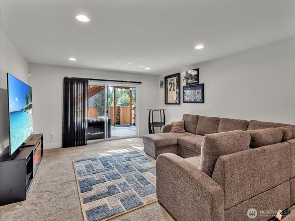 2002 106th Avenue SE, Lake Stevens WA 98258