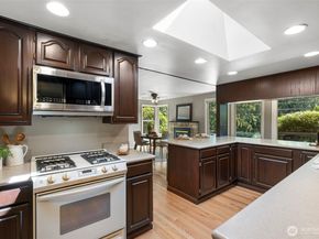 19555 Ave NE 170th, Woodinville WA 98072