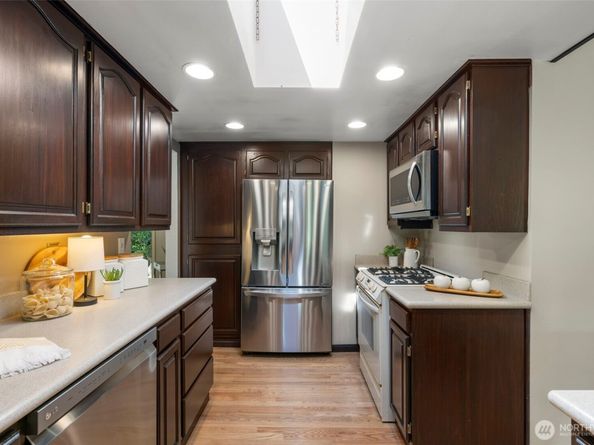 19555 Ave NE 170th, Woodinville WA 98072