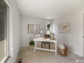 19555 Ave NE 170th, Woodinville WA 98072