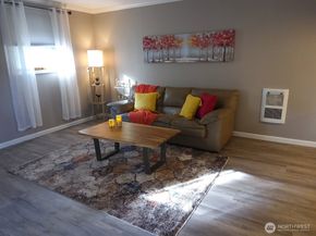 19555 Ave NE 170th, Woodinville WA 98072