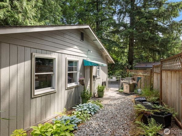 19555 Ave NE 170th, Woodinville WA 98072