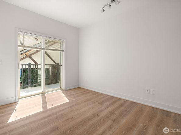 4031 Aurora Avenue N 201, Seattle WA 98103