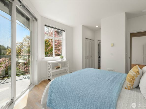 4031 Aurora Avenue N 201, Seattle WA 98103