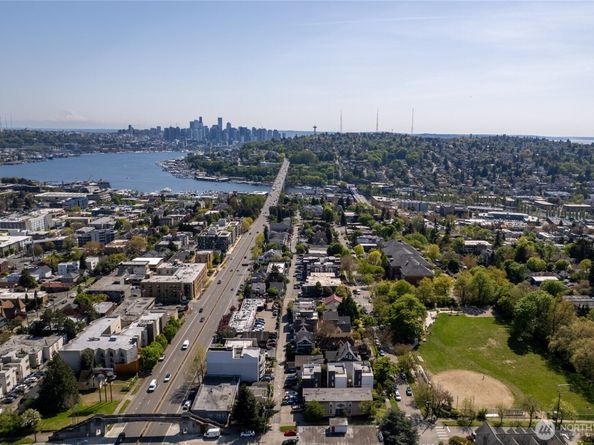 4031 Aurora Avenue N 201, Seattle WA 98103