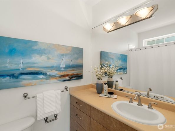4031 Aurora Avenue N 201, Seattle WA 98103