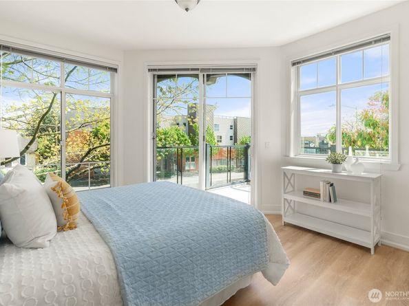 4031 Aurora Avenue N 201, Seattle WA 98103