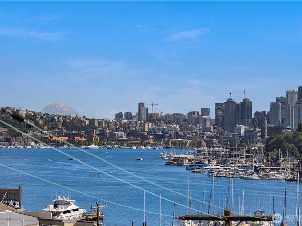 3425 Albion Place N, Seattle WA 98103