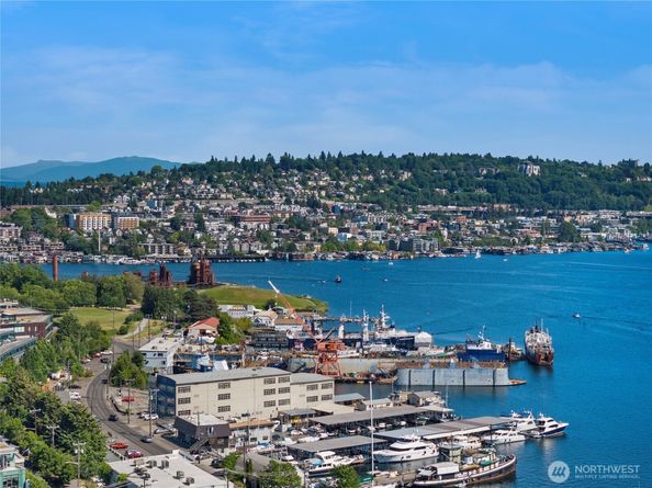 3425 Albion Place N, Seattle WA 98103