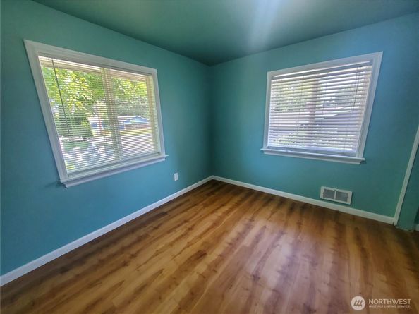 16 E Intercity Avenue, Everett WA 98208