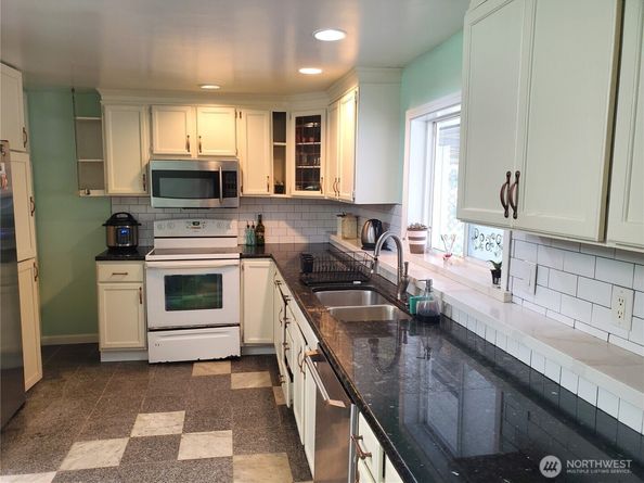 16 E Intercity Avenue, Everett WA 98208