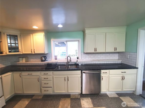 16 E Intercity Avenue, Everett WA 98208