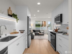 9221 B 14th Avenue NW, Seattle WA 98117