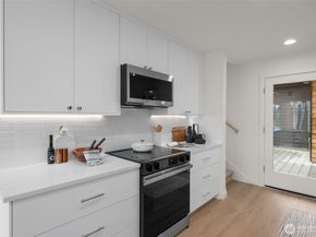 9221 B 14th Avenue NW, Seattle WA 98117