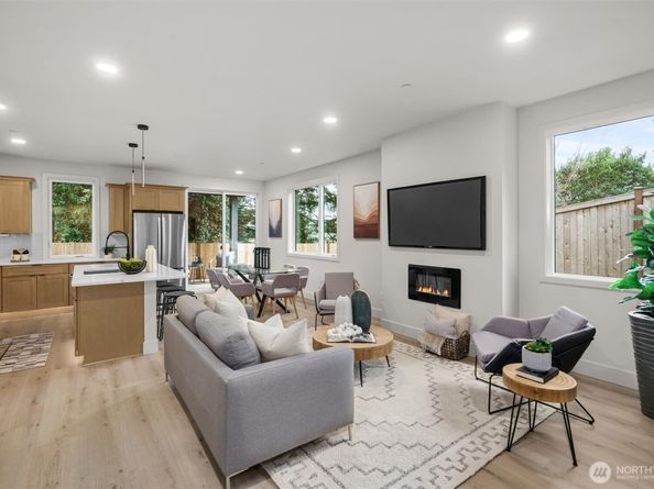 10829 104th Avenue NE, Kirkland WA 98033