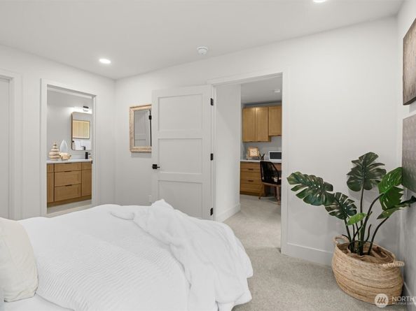 10829 104th Avenue NE, Kirkland WA 98033
