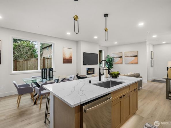 10829 104th Avenue NE, Kirkland WA 98033