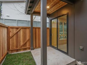 10829 104th Avenue NE, Kirkland WA 98033