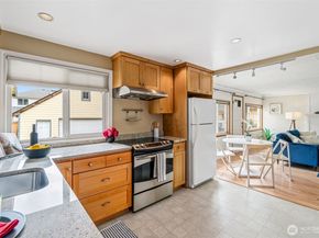 13720 Corliss Avenue N, Seattle WA 98133