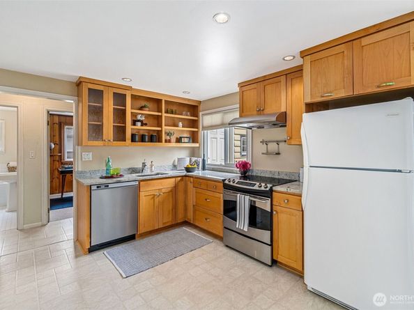 13720 Corliss Avenue N, Seattle WA 98133