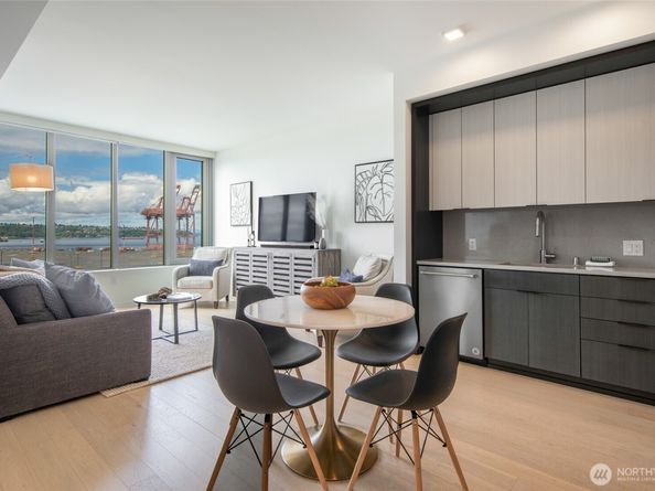590 1st Avenue S 703, Seattle WA 98104