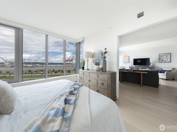 590 1st Avenue S 703, Seattle WA 98104