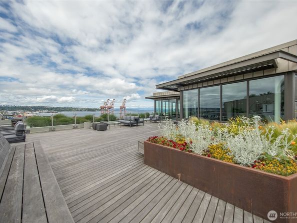 590 1st Avenue S 703, Seattle WA 98104