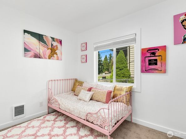 13422 6th Avenue S, Burien WA 98168