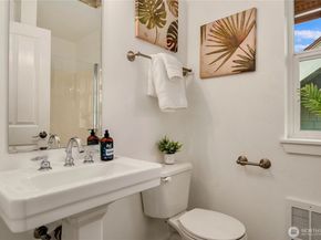 5430 California Avenue SW 2C, Seattle WA 98136