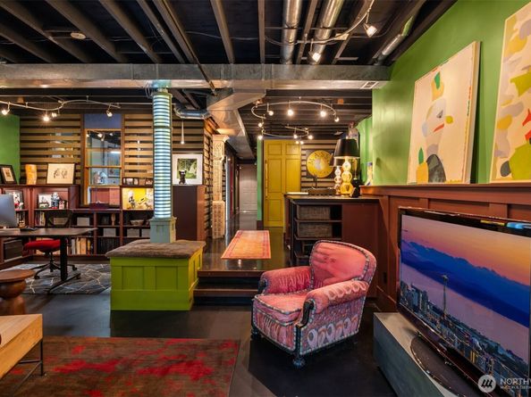 524 Malden Avenue E, Seattle WA 98112
