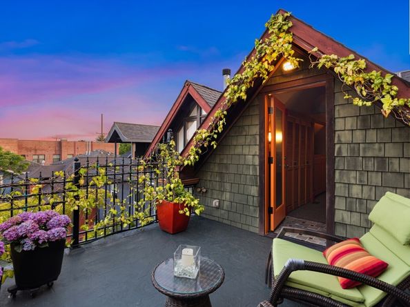 524 Malden Avenue E, Seattle WA 98112